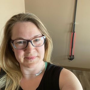 Meet your Posher, Crystal